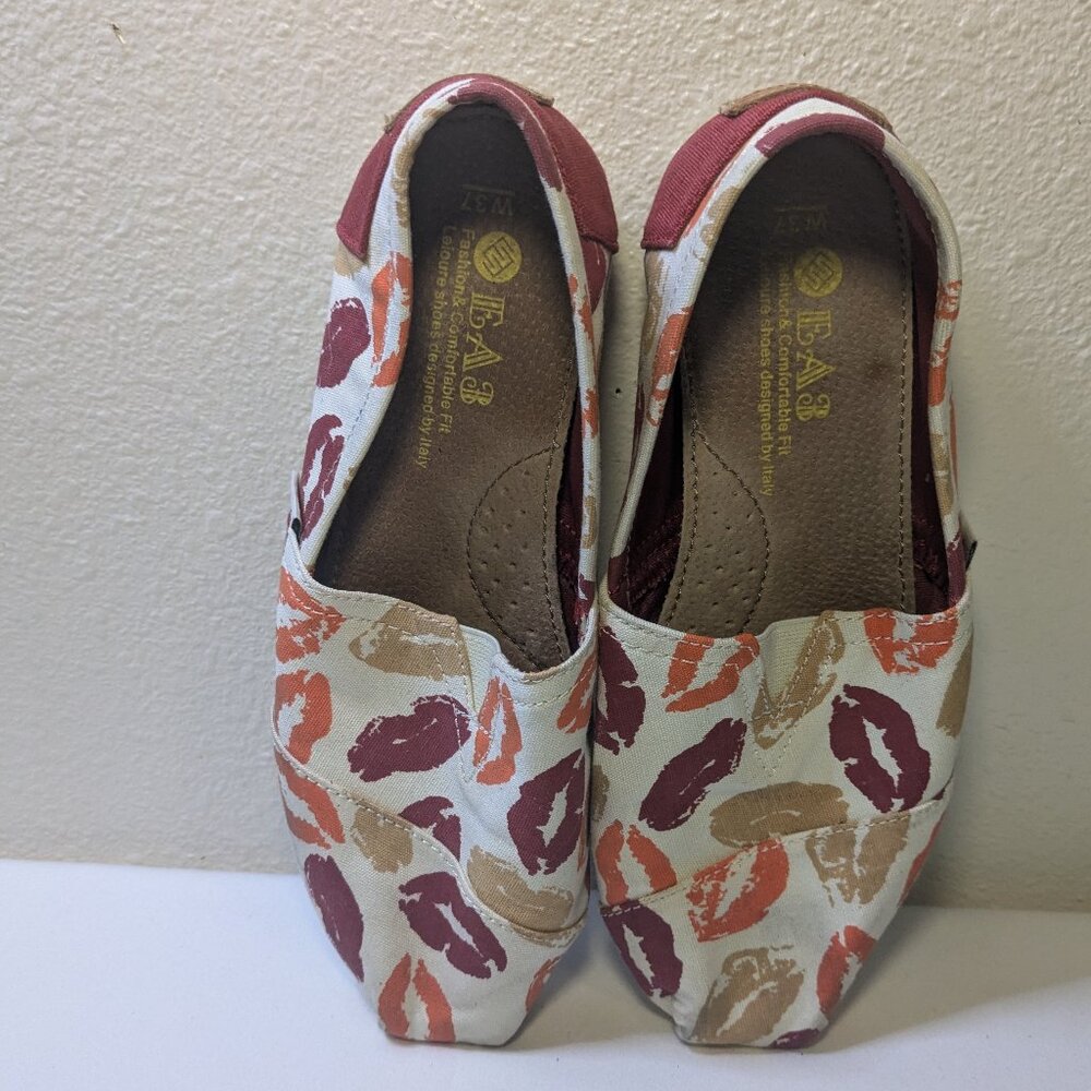 EA3 Cute Gently Loved Canvas Lips Alpargatas Shoes Women's Size 37 (US SIZE 7)